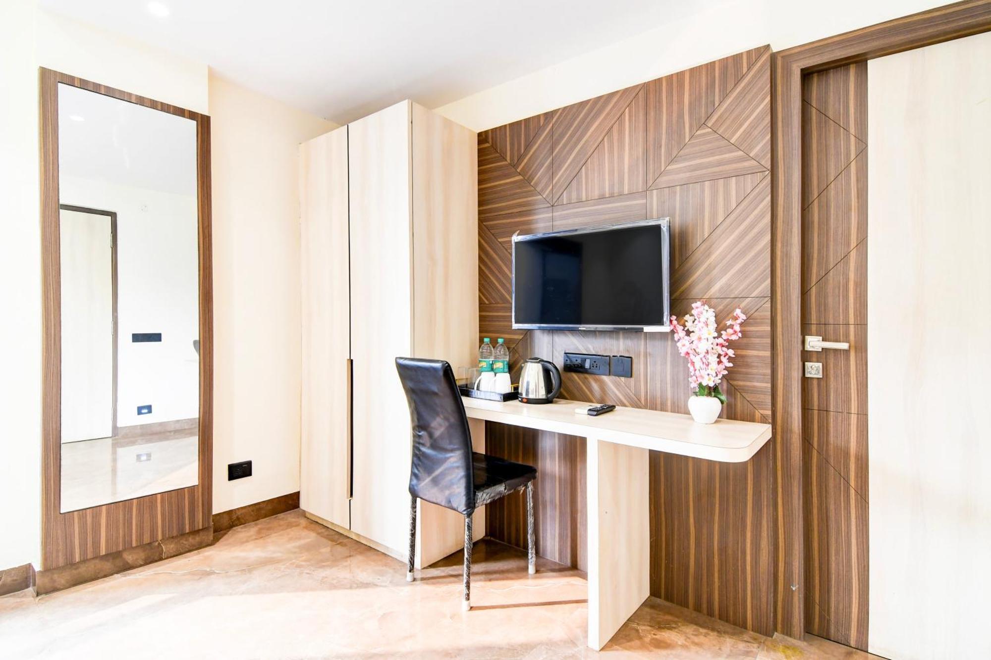Super Townhouse New Town Near Dlf